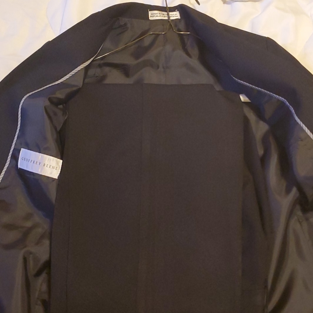 Suit - Picture 3 of 3